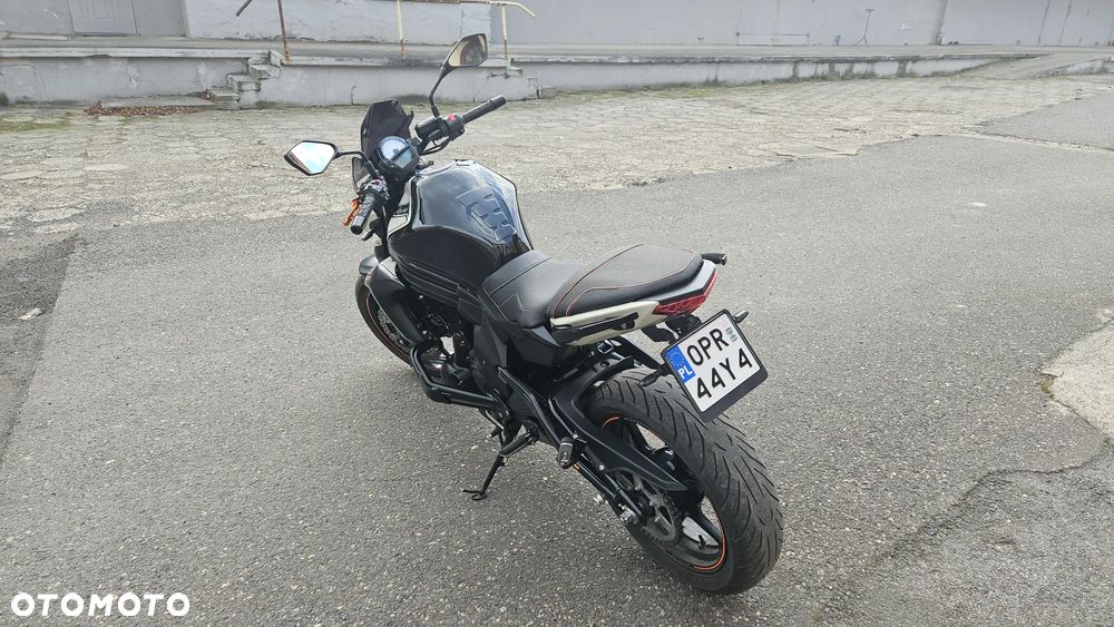 Kawasaki ER - 29