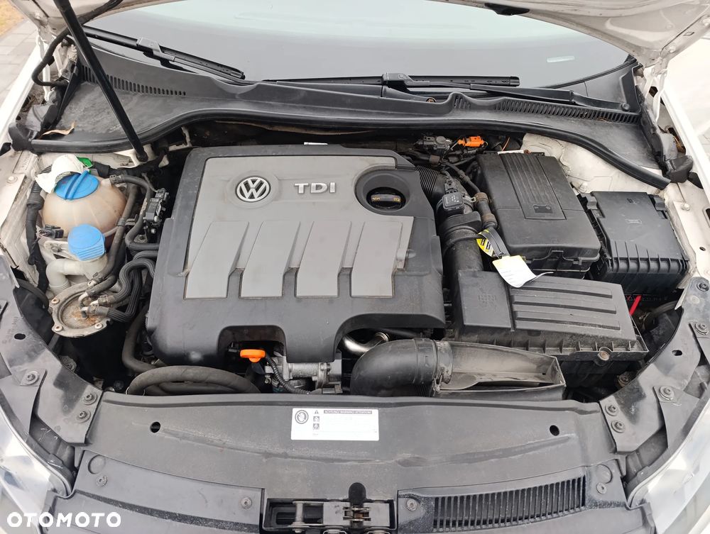 Volkswagen Golf 1.6 TDI DPF BlueMotion Technology MATCH - 17