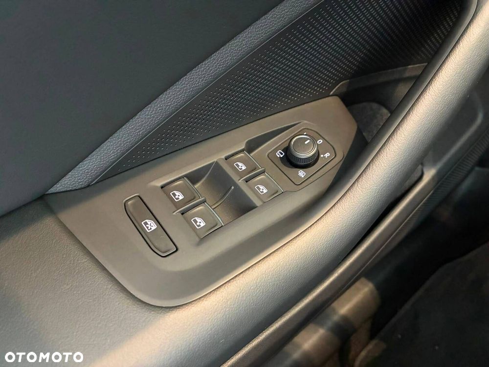 Volkswagen Passat Variant 2.0 TDI SCR Business DSG - 22