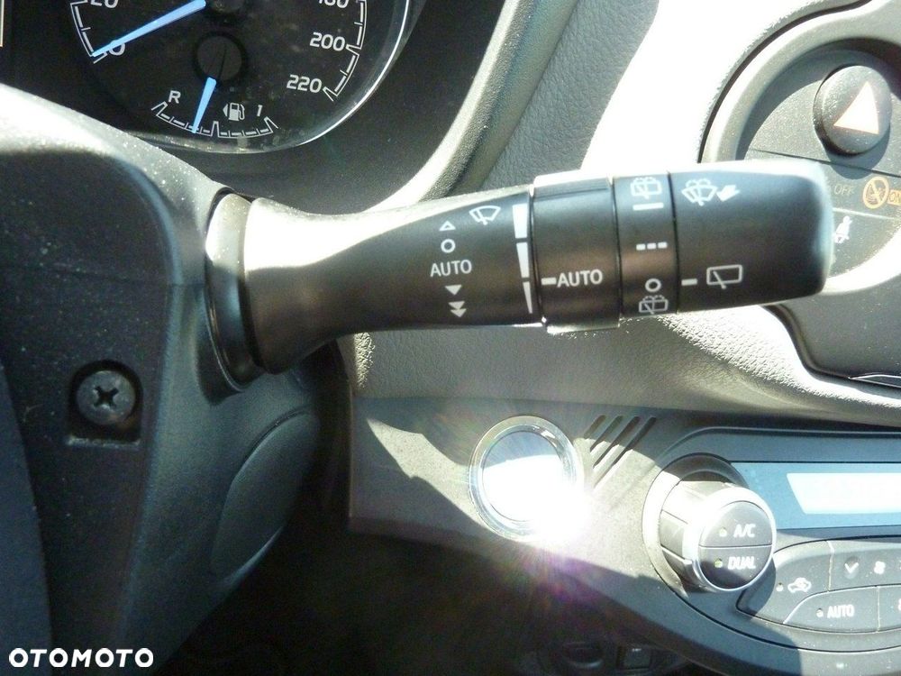 Toyota Yaris - 28