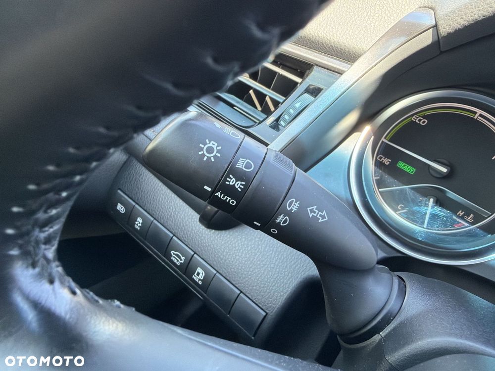 Toyota Camry 2.5 Hybrid Executive CVT - 17