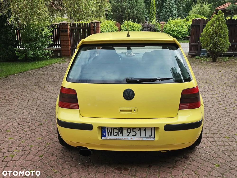 Volkswagen Golf - 4