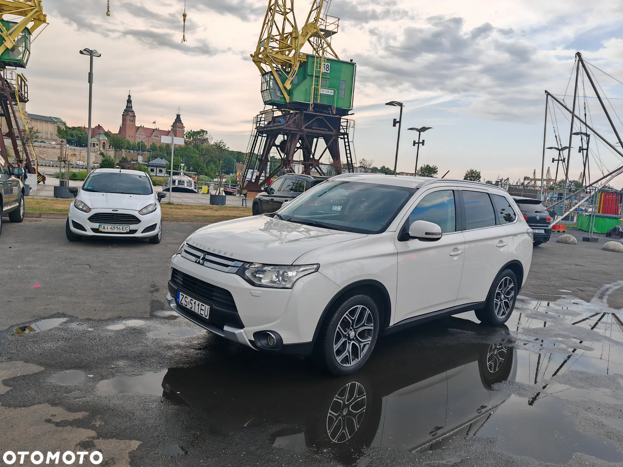 Mitsubishi Outlander 2.0 Instyle + 4WD CVT - 6