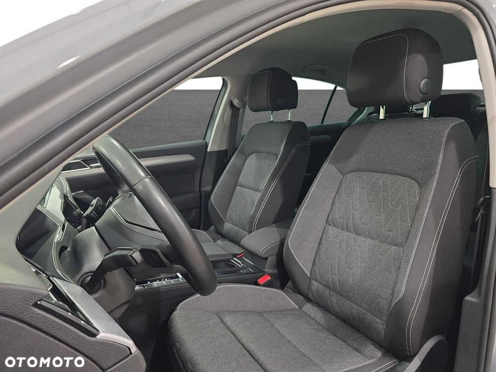 Volkswagen Passat - 23