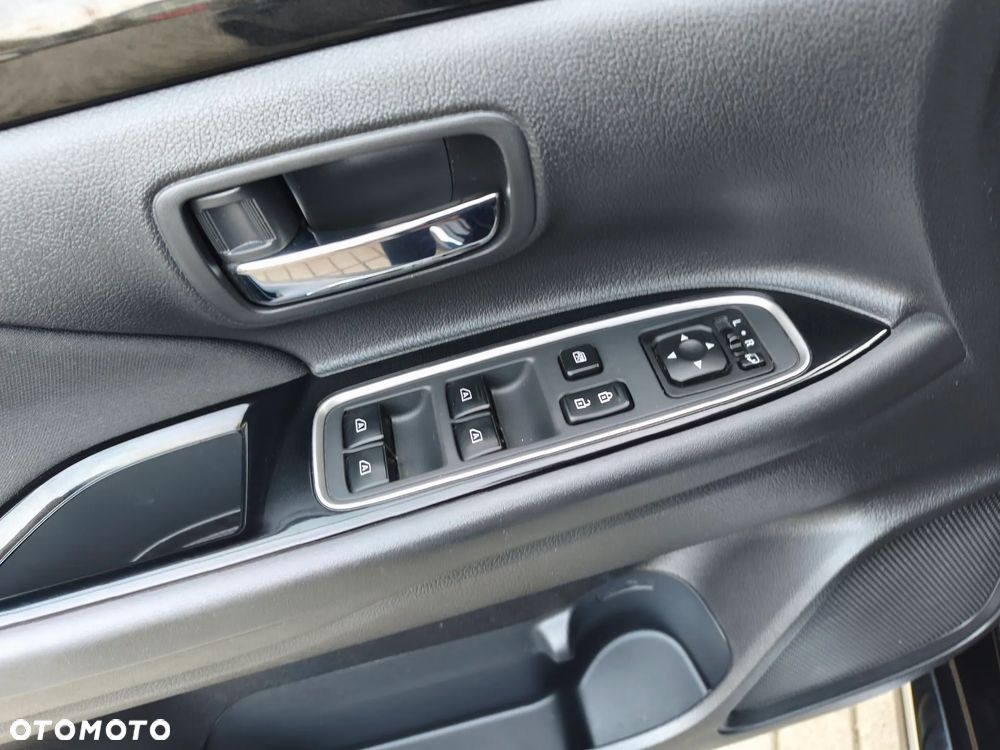Mitsubishi Outlander 2.4 4WD - 37