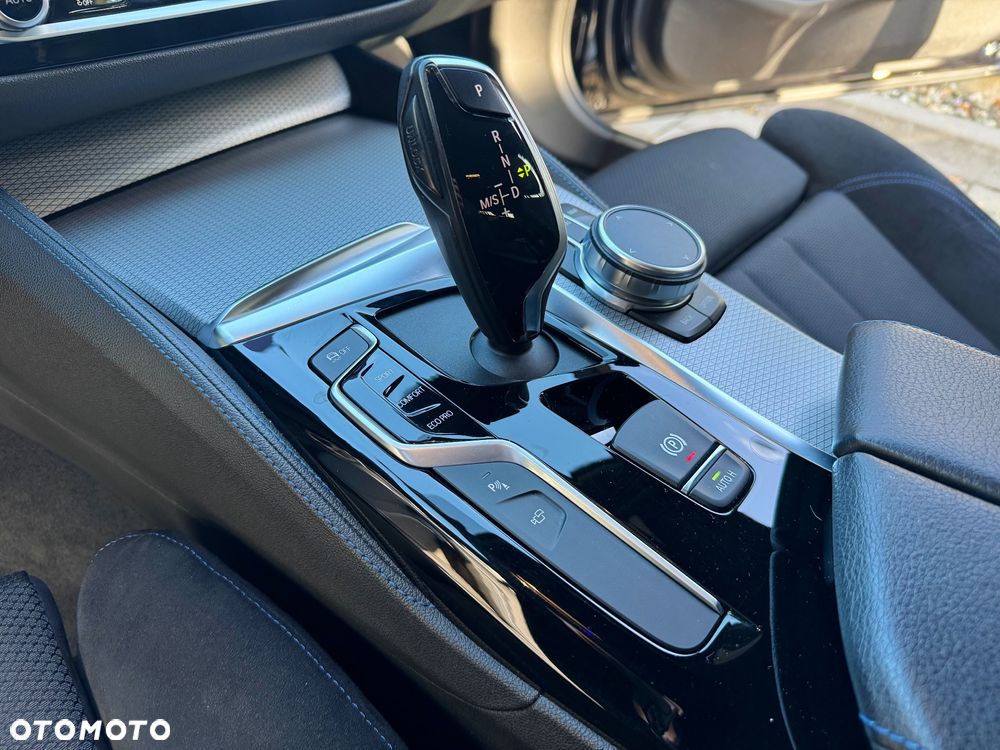 BMW Seria 5 520d xDrive - 7