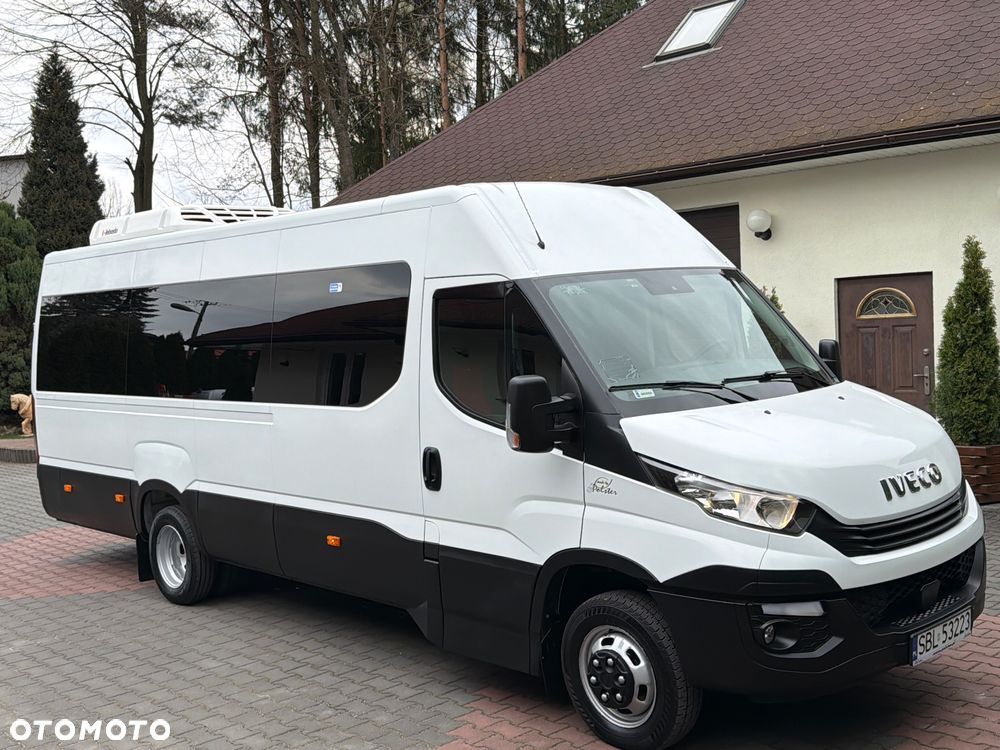 Iveco DAILY AUTOBUS 24 MIEJSCA / PRZEWÓZ OSÓB NIEPEŁNOSPRAWNYCH / KLIMA POSTOJOWA / WEBASTO / TELEWIZOR / LEDY W ŚRODKU KOLOROWE / Salon Polska/ Nowe Opony/Jak Nowe/Mały Przebieg/ - 3
