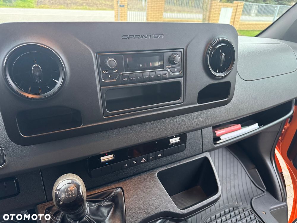 Mercedes-Benz Sprinter - 23