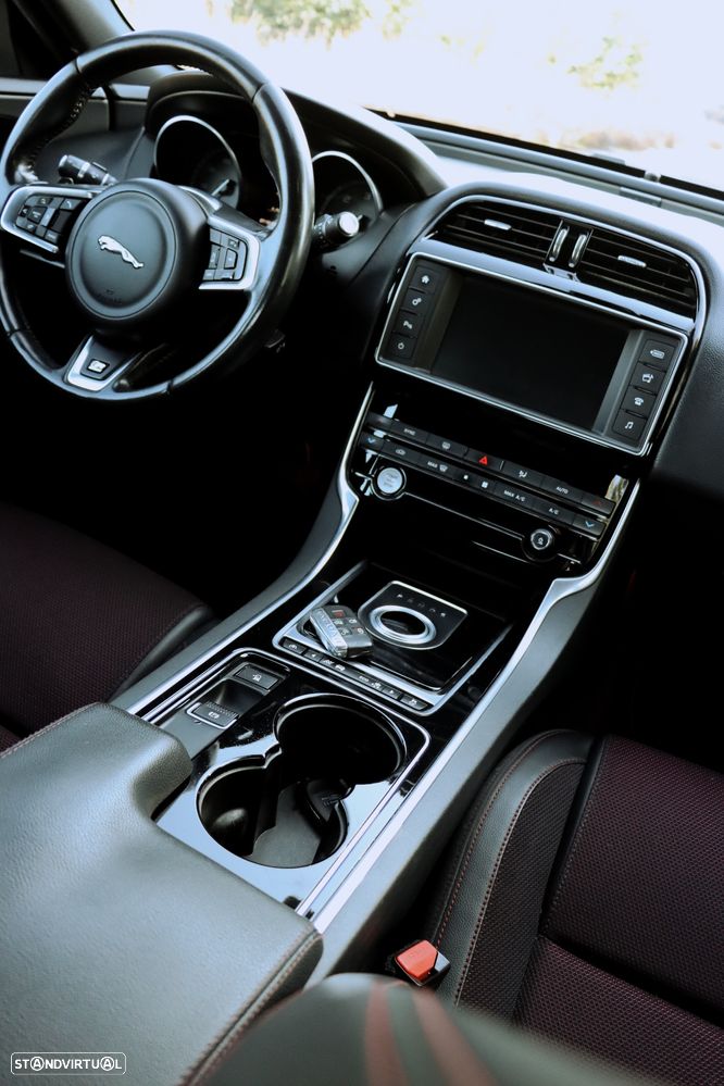 Jaguar XE 2.0 D R-Sport Aut. - 7