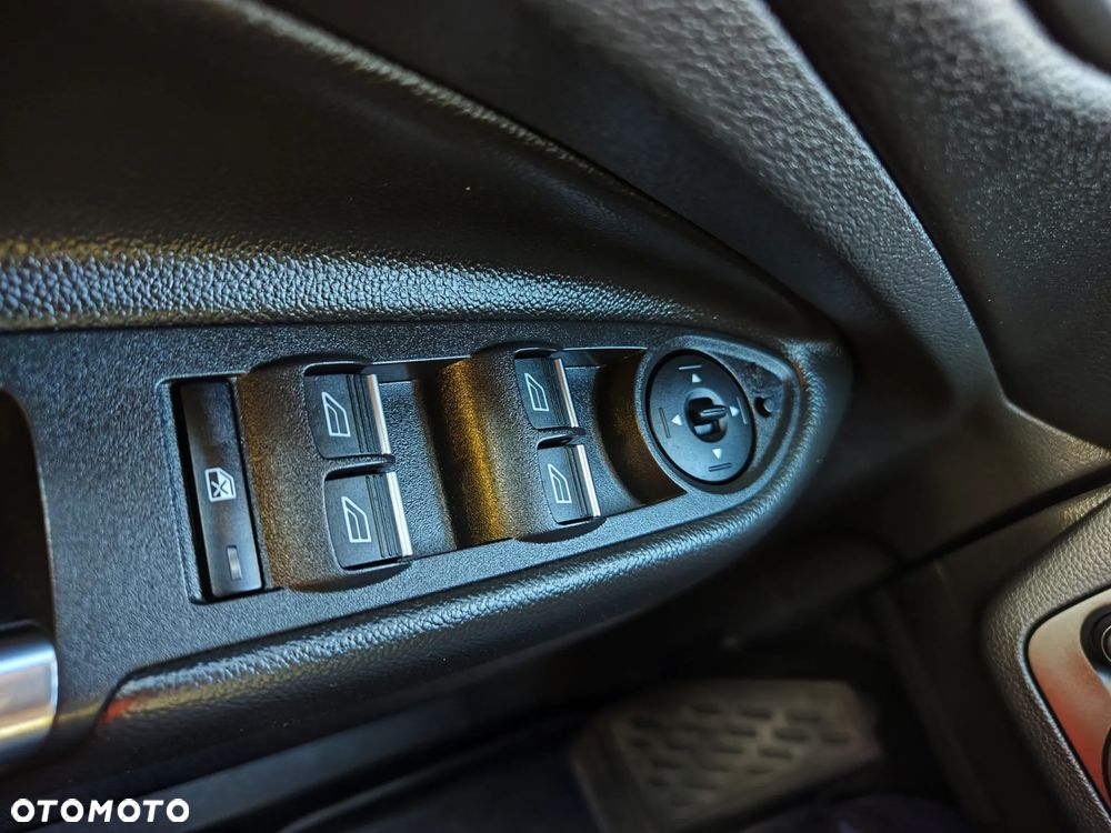 Ford Kuga 2.0 TDCi 4x4 Titanium - 33