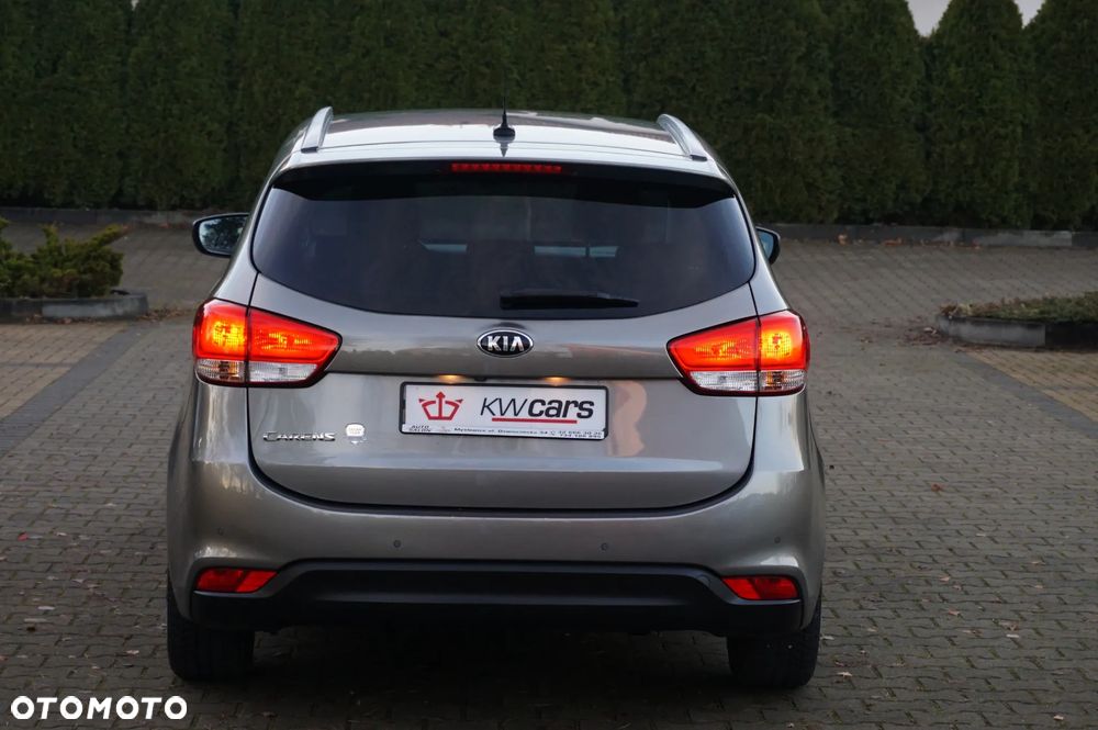 Kia Carens 1.6 GDI Dream Team Edition - 9