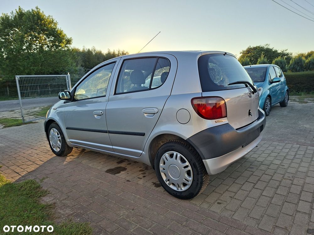 Toyota Yaris - 5