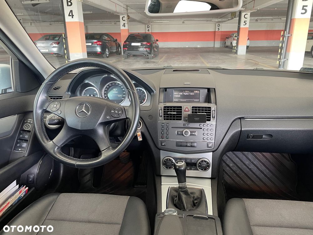 Mercedes-Benz Klasa C 180 K BlueEff Avantgarde - 4
