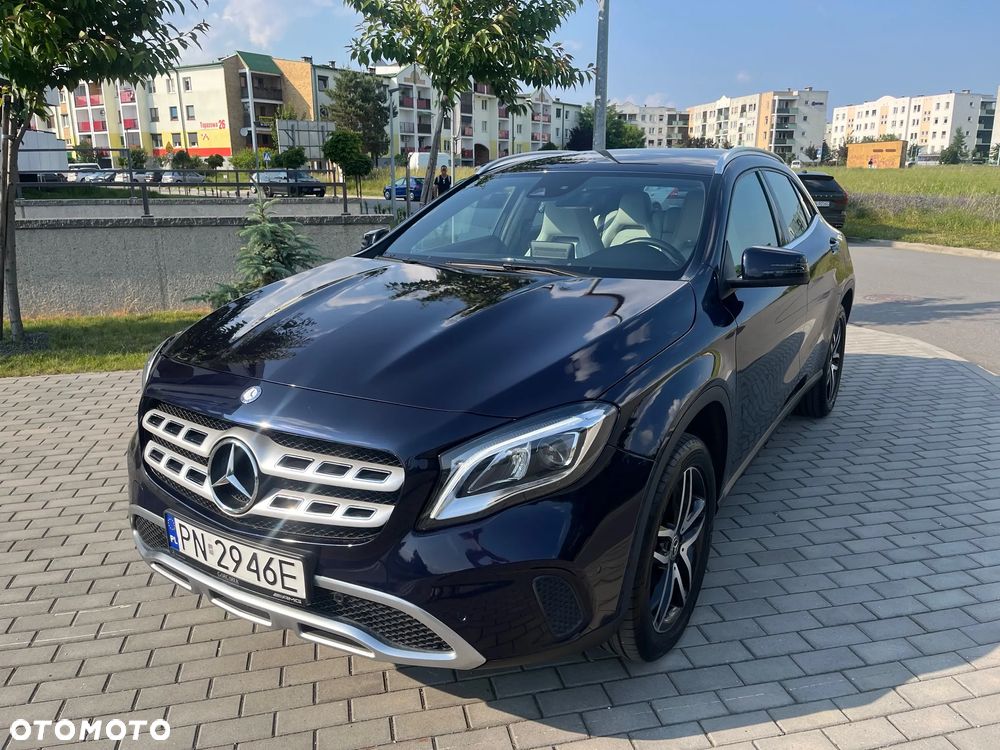 Mercedes-Benz GLA 200 7G-DCT - 3