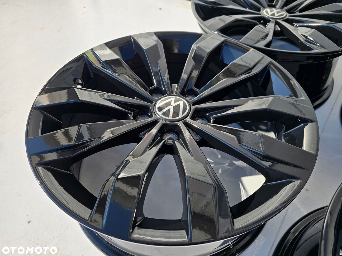 VW T-ROC PASSAT B7 GOLF VI VII CADDY TOURAN 5X112 ET45 4X - 5