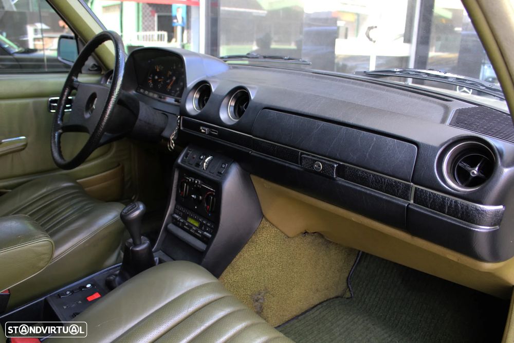 Mercedes-Benz W123 (1976-1986) 300 D - 40