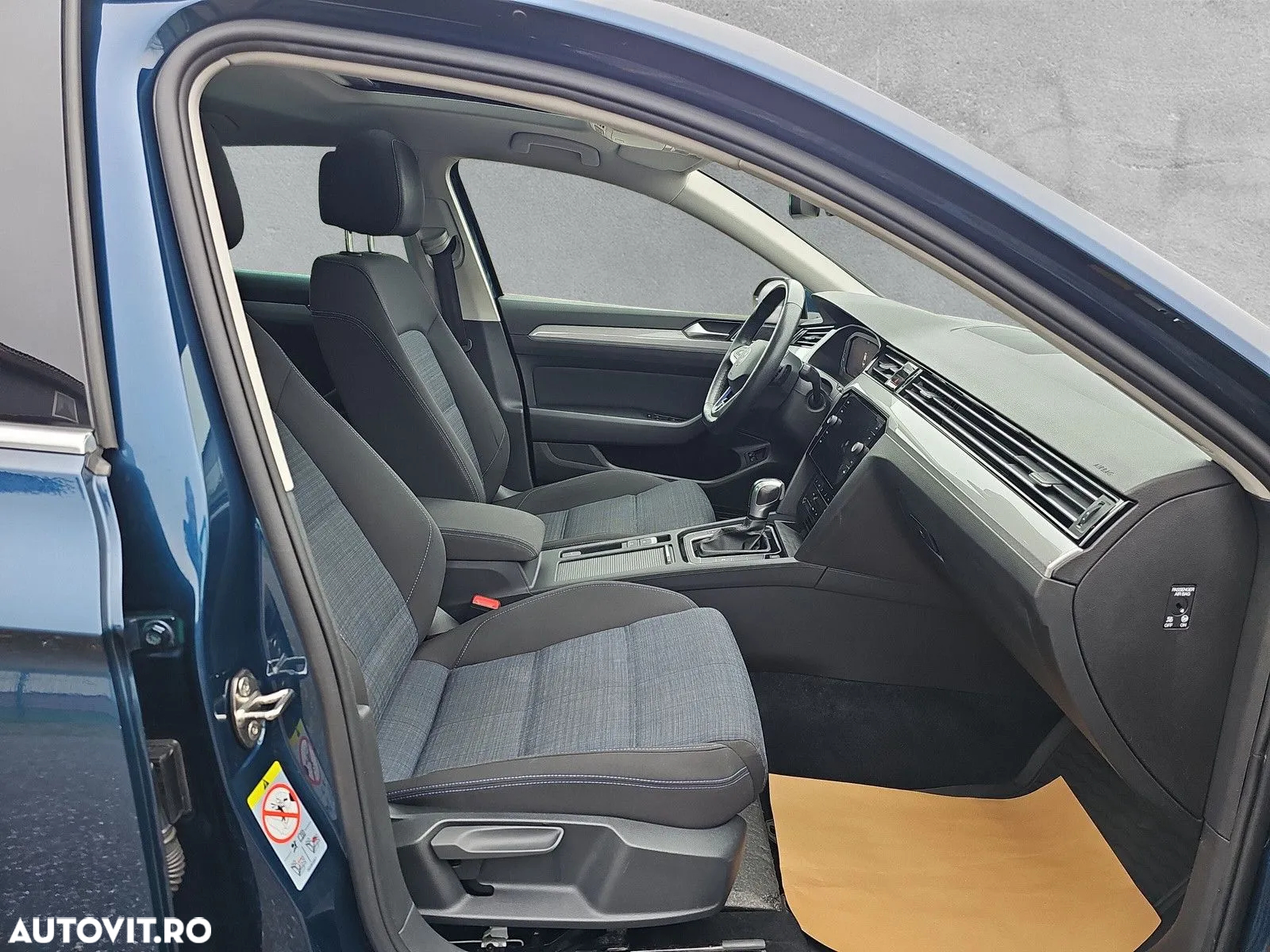 Volkswagen Passat - 12