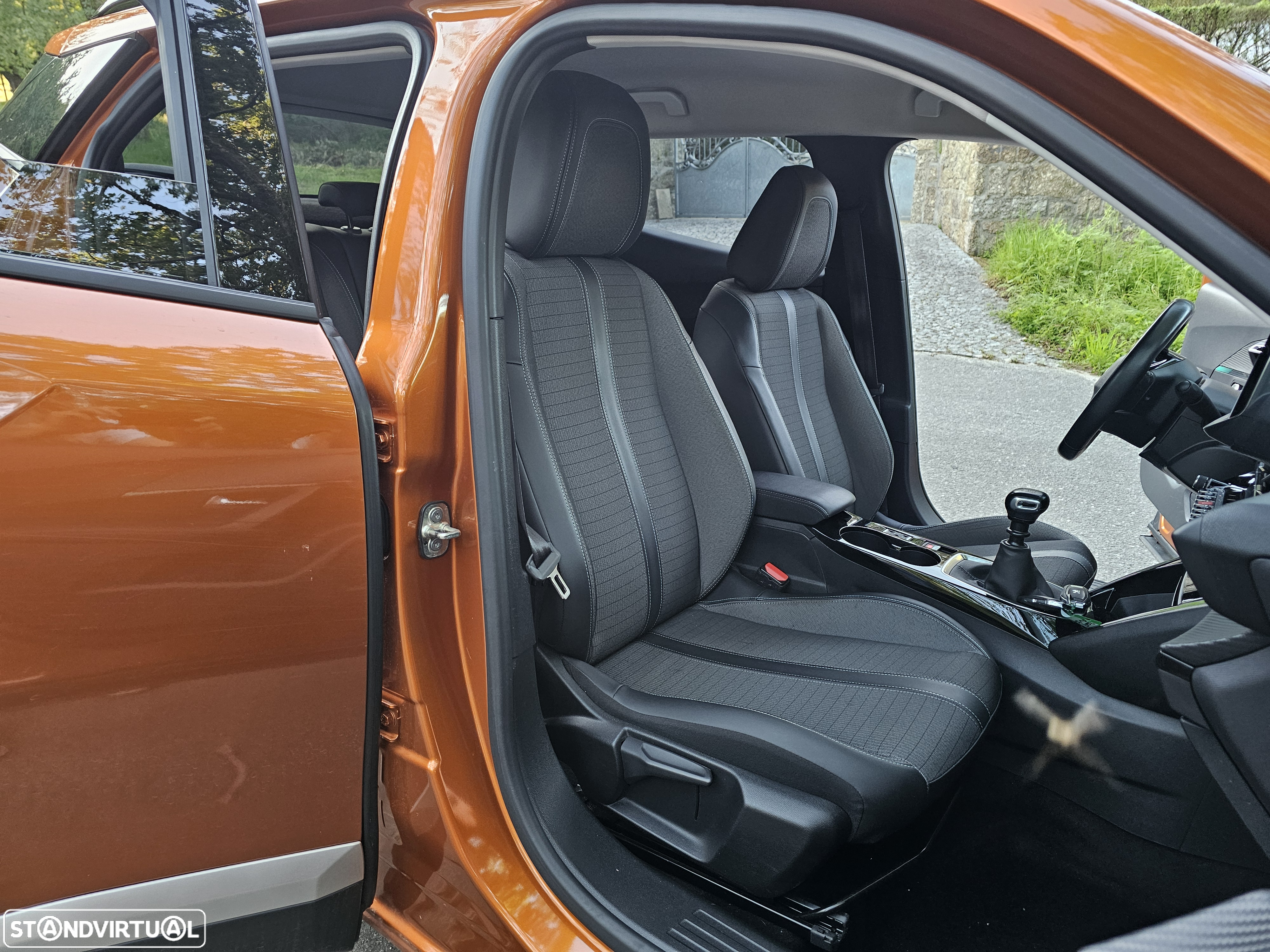 Peugeot 2008 ver-1-5-bluehdi-allure - 10
