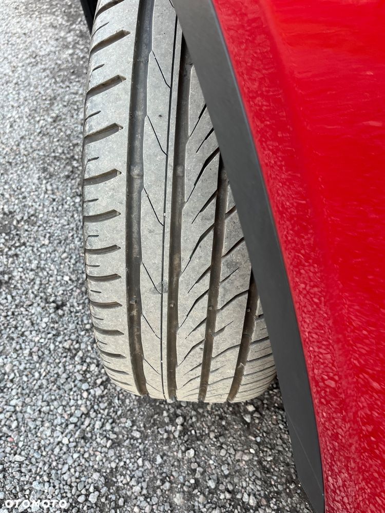 Jaguar E-Pace 2.0 i4D AWD R-Dynamic - 12