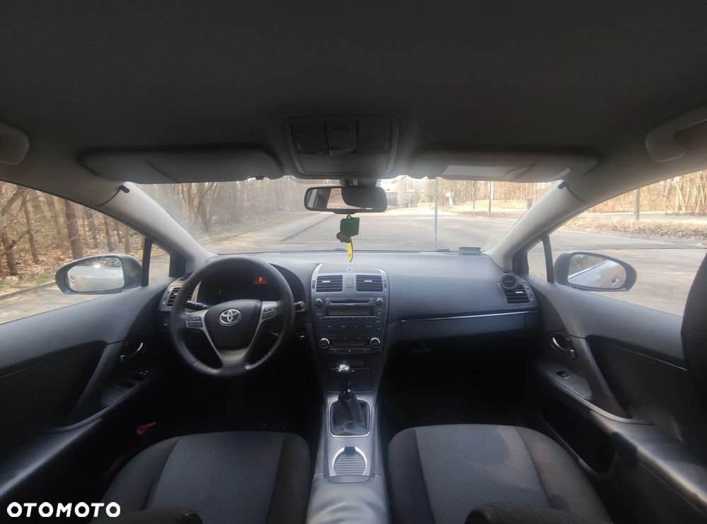 Toyota Avensis 2.0 D-4D Sol - 4