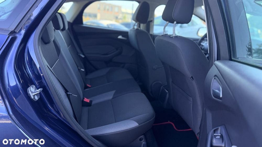 Ford Focus - 25