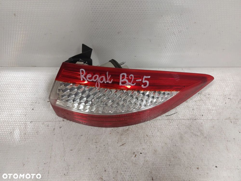 .  LAMPA TYL TYLNA PRAWA FORD MONDEO MK4 KOMBI - 3