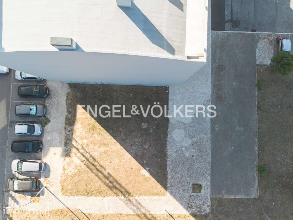 Terreno na Amadora - Grande imagem: 2/20