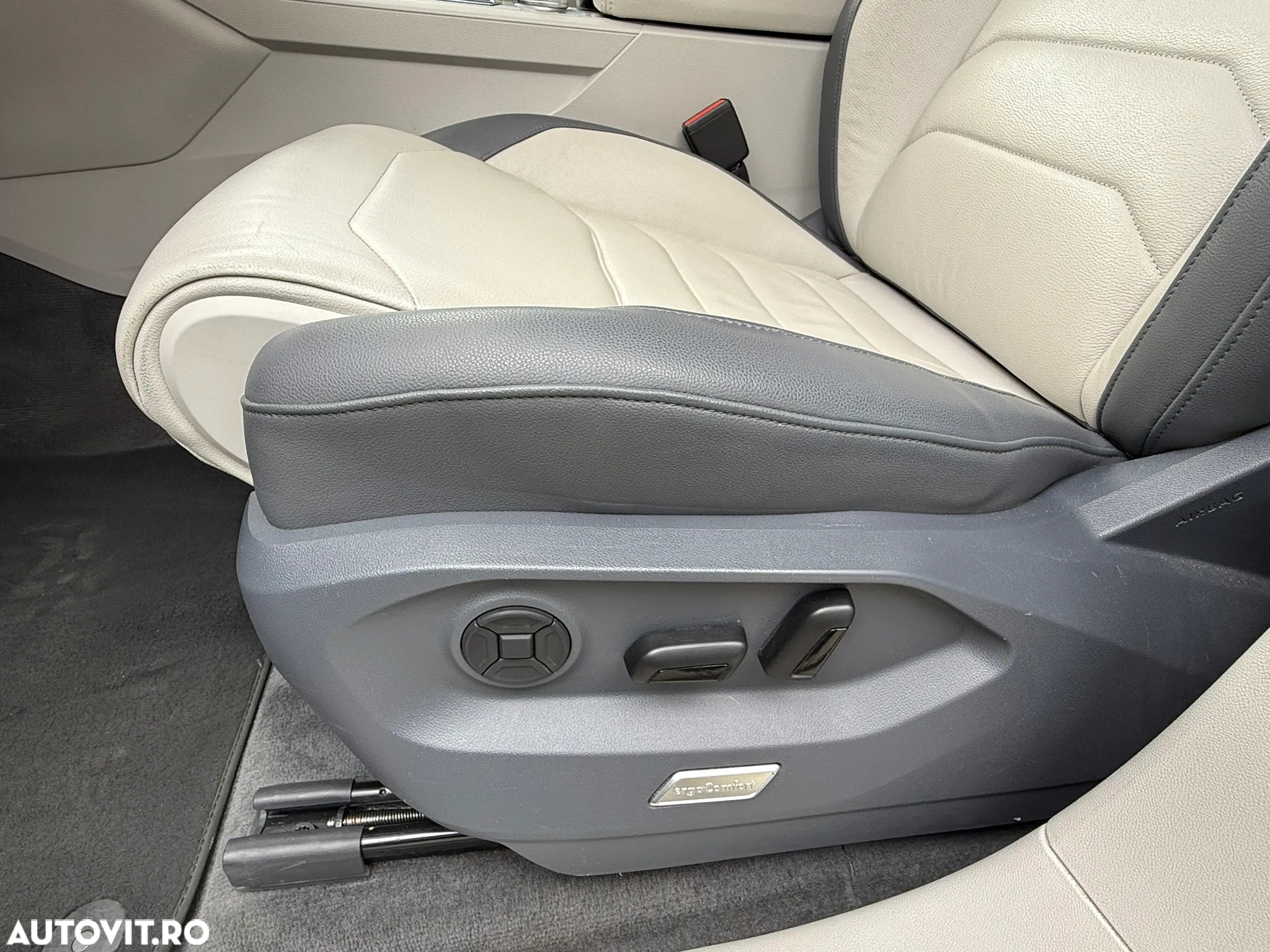 Volkswagen Touareg V6 TDI Elegance - 12