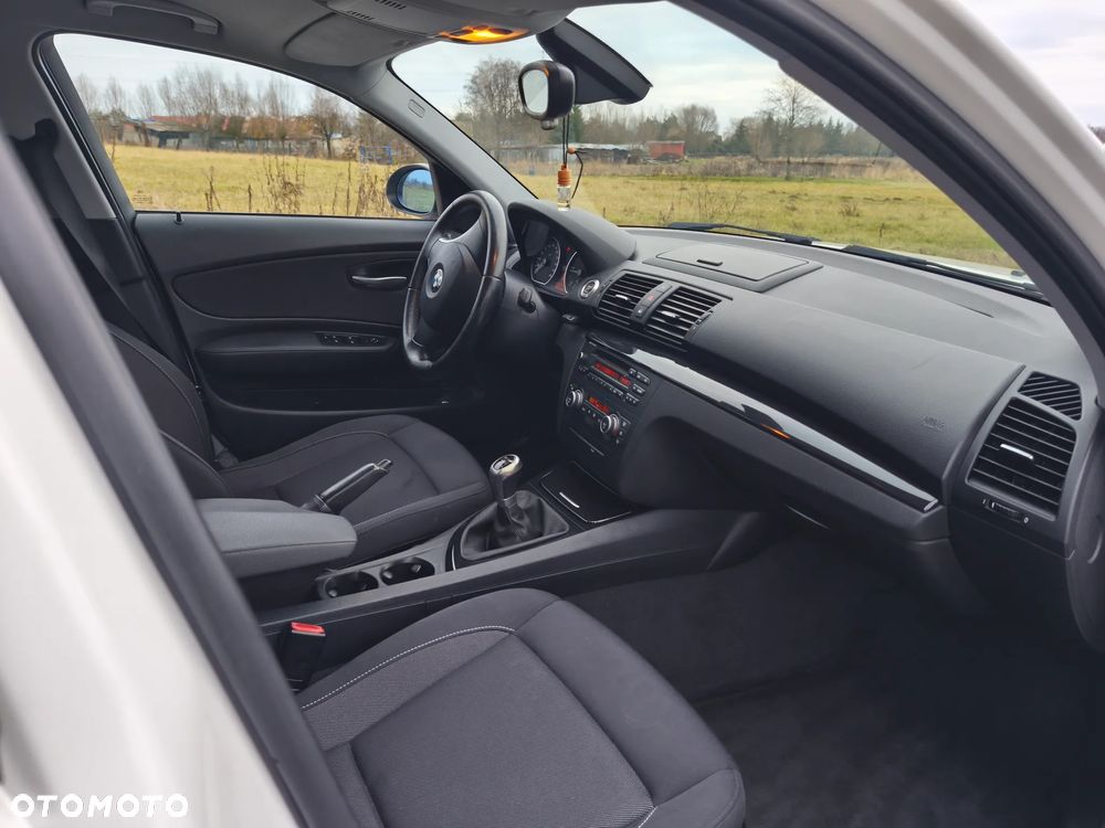 BMW Seria 1 118d - 11