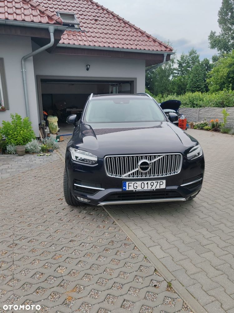 Volvo XC 90 - 1
