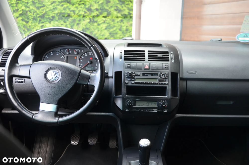 Volkswagen Polo - 8
