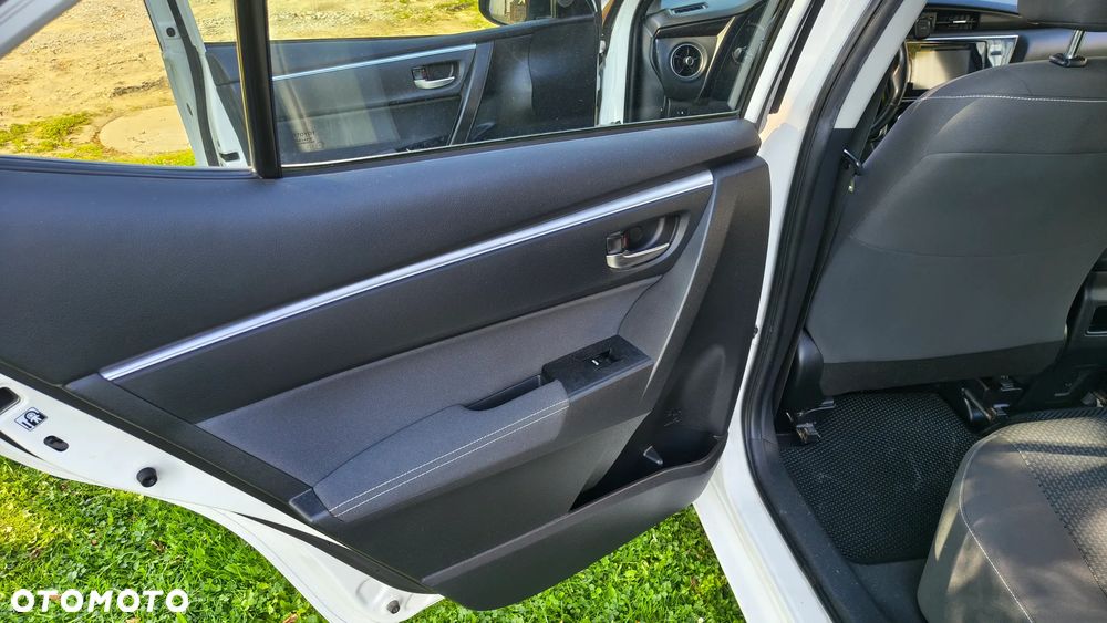 Toyota Corolla 1.4 D-4D Comfort - 29