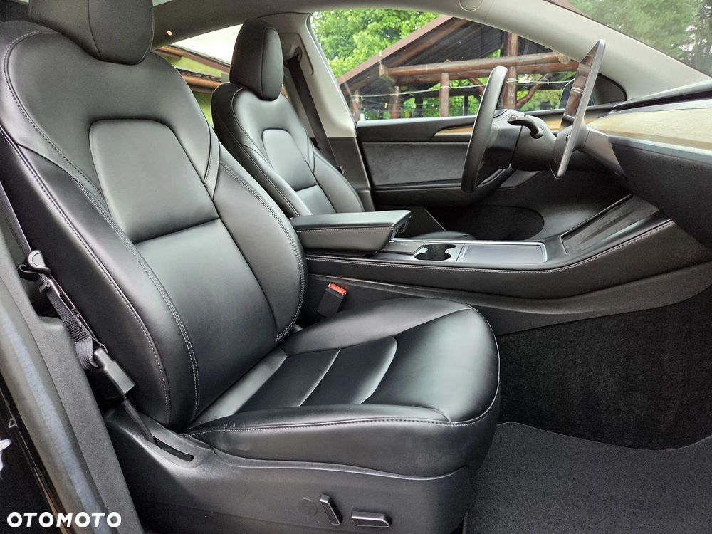 Tesla Model Y Long Range Dual Motor AWD - 25