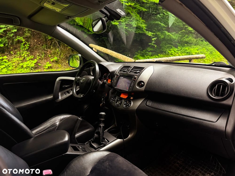 Toyota RAV4 - 13