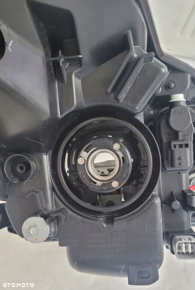 LAMPA LEWA PRZÓD TOYOTA YARIS III LIFT ZWYKŁA SOCZEWKA 2014-2017 - 9