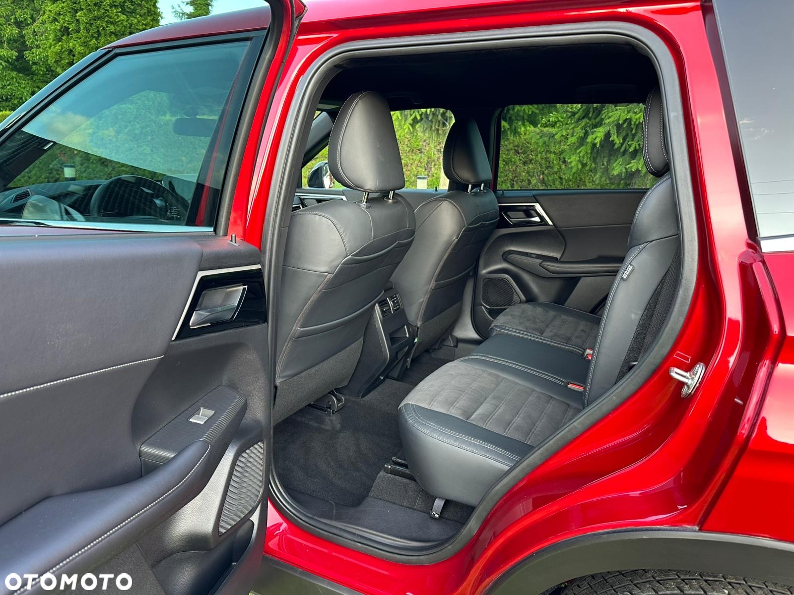 Mitsubishi Outlander - 14