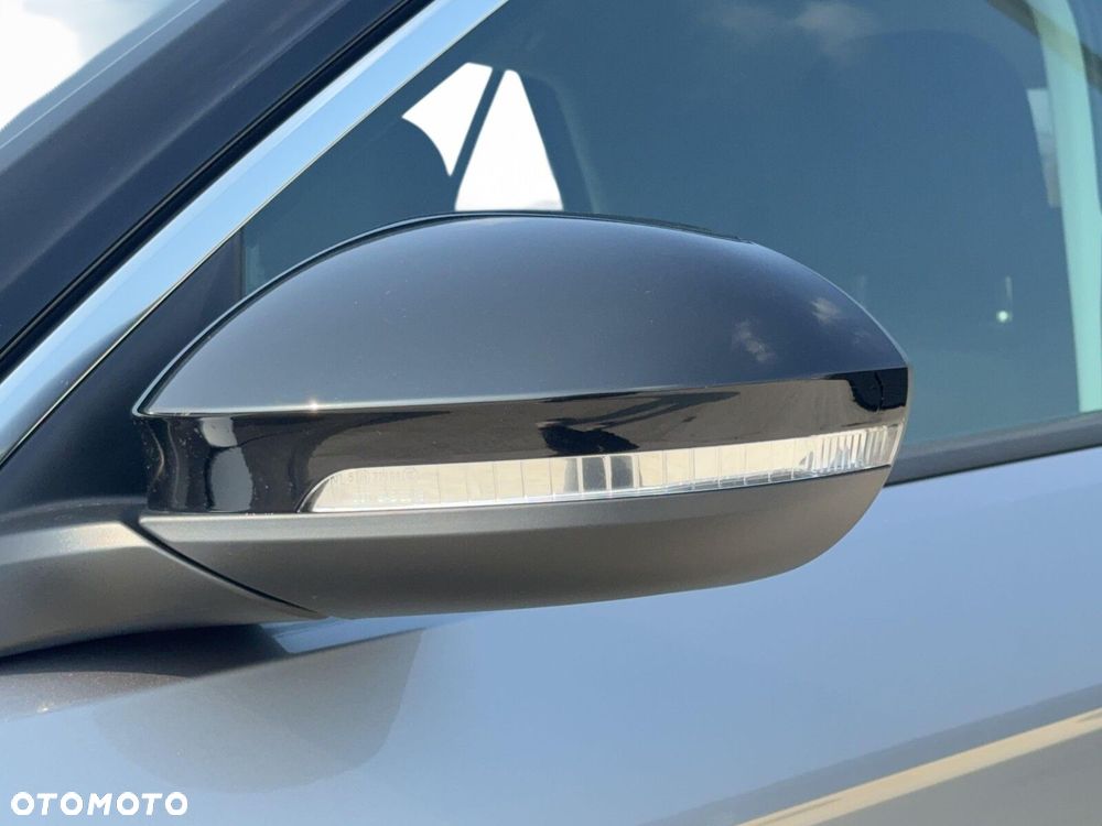 Volkswagen T-Roc 1.5 TSI Style DSG - 9