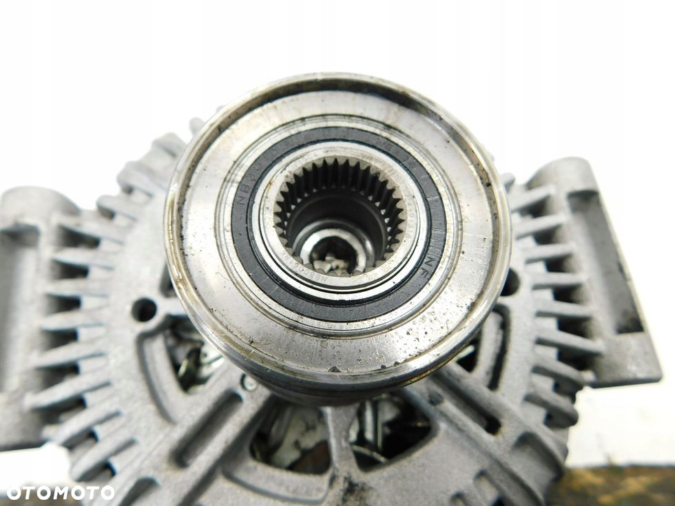 Jeep Grand Cherokee WK WH 3.0 CRD alternator NEW - 9