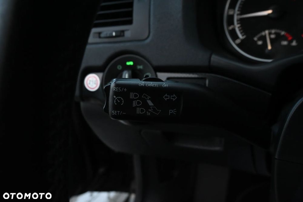 Skoda Octavia 2.0 TSI DSG RS - 39