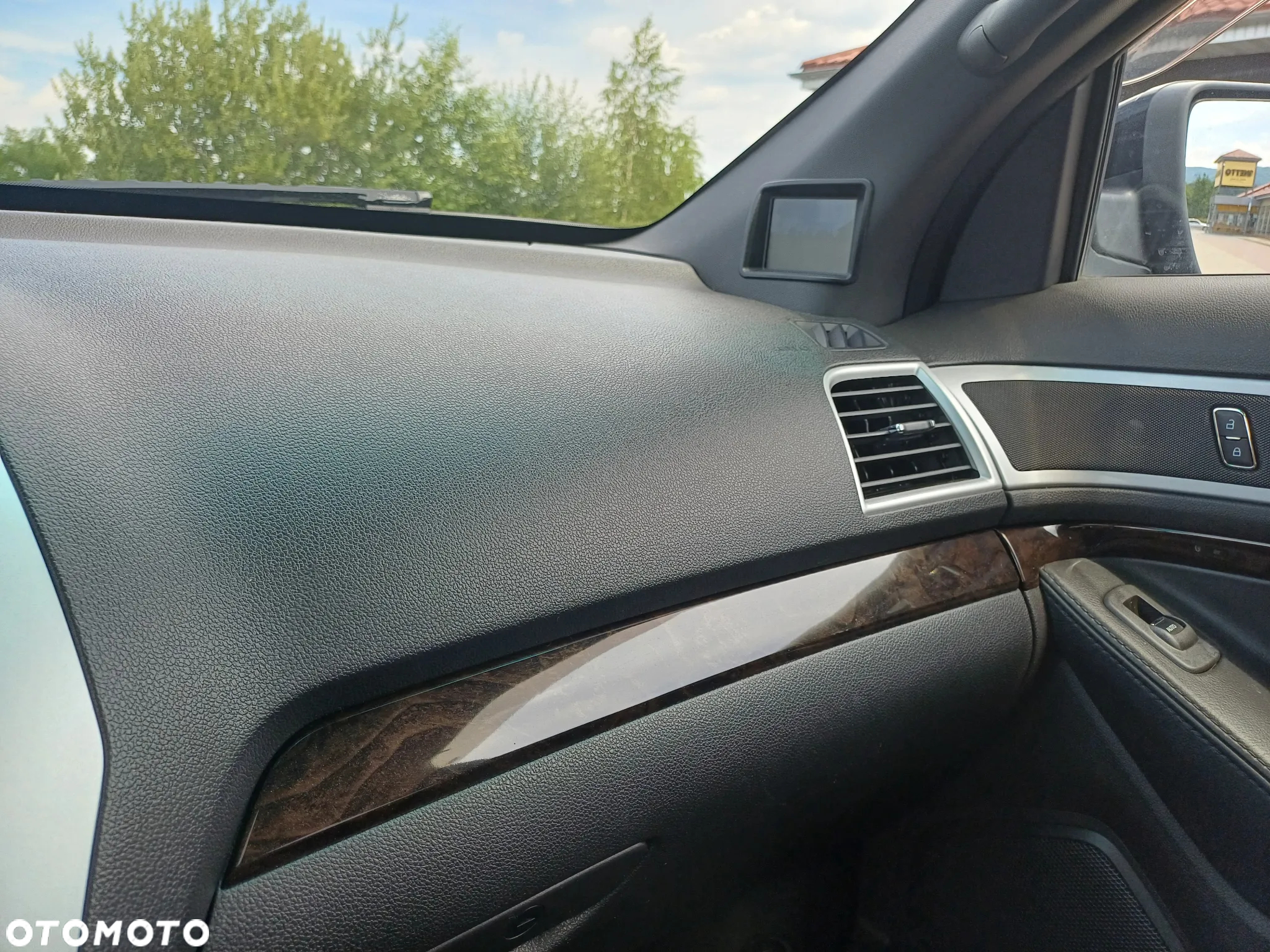 Ford Explorer - 14