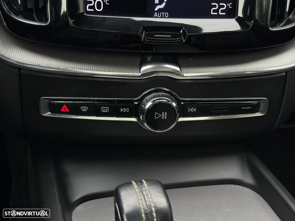 Volvo XC 60 2.0 T6 PHEV R-Design AWD - 50