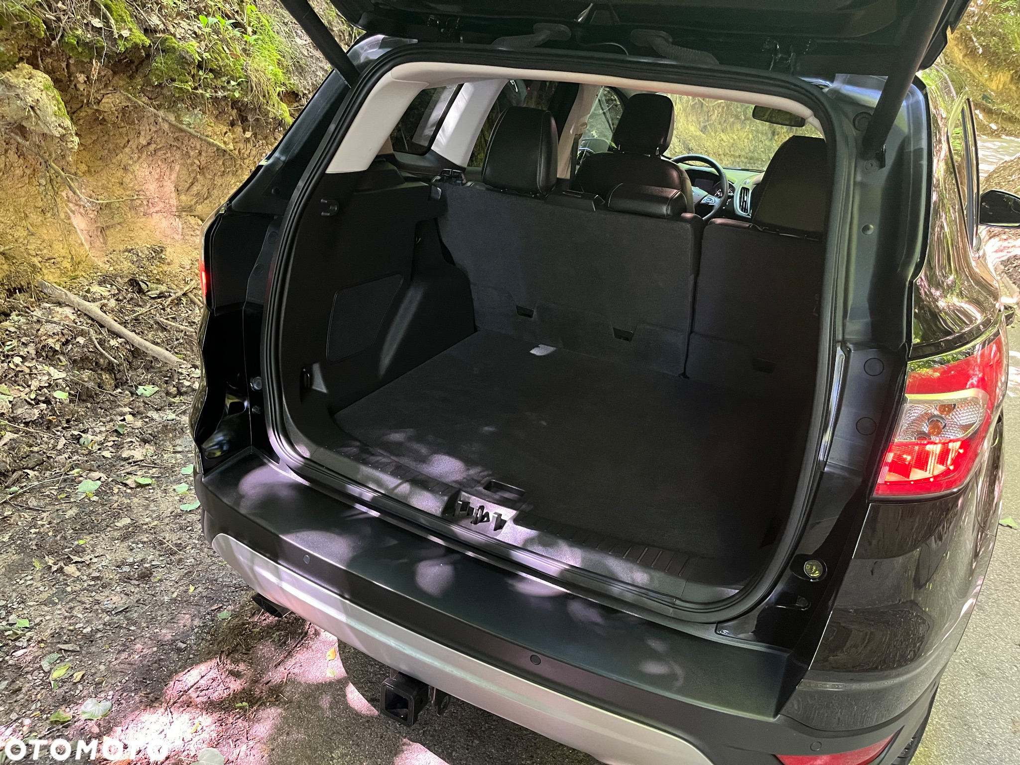 Ford Escape 2.0 EcoBoost AWD Titanium - 23