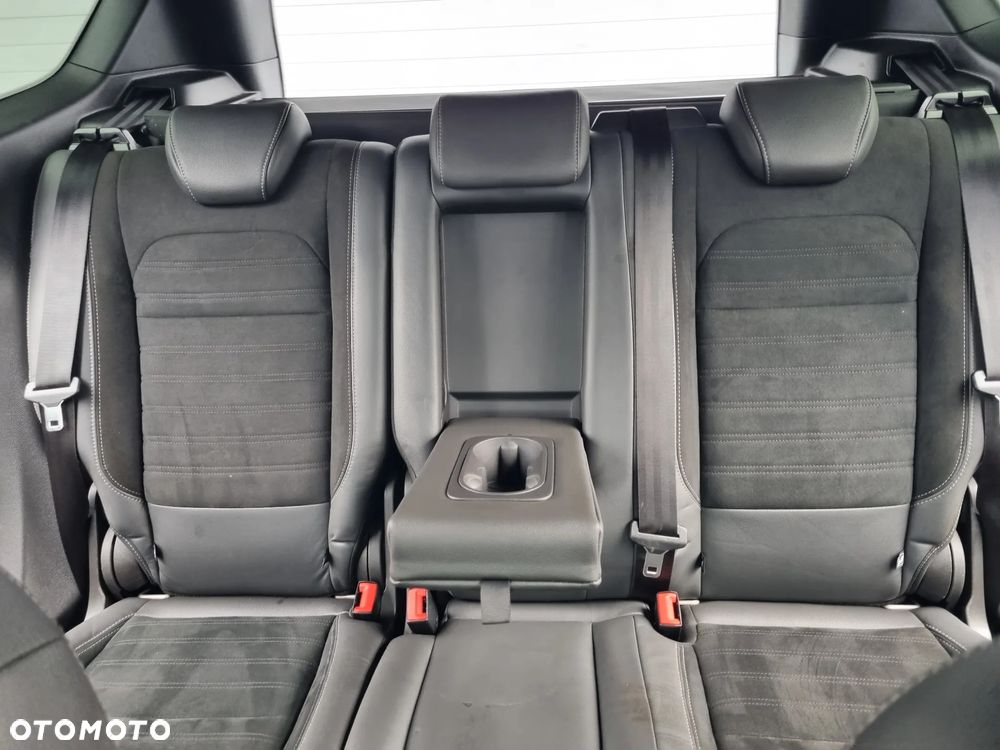 Ford Kuga 1.5 EcoBoost 2x4 ST-Line - 17