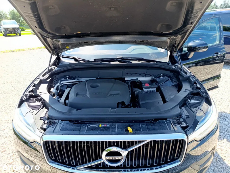 Volvo XC 60 T5 AWD Momentum Pro - 19