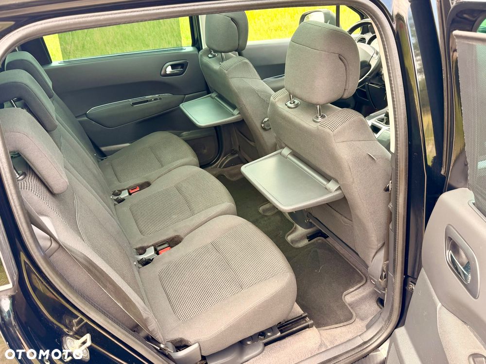 Peugeot 5008 - 26