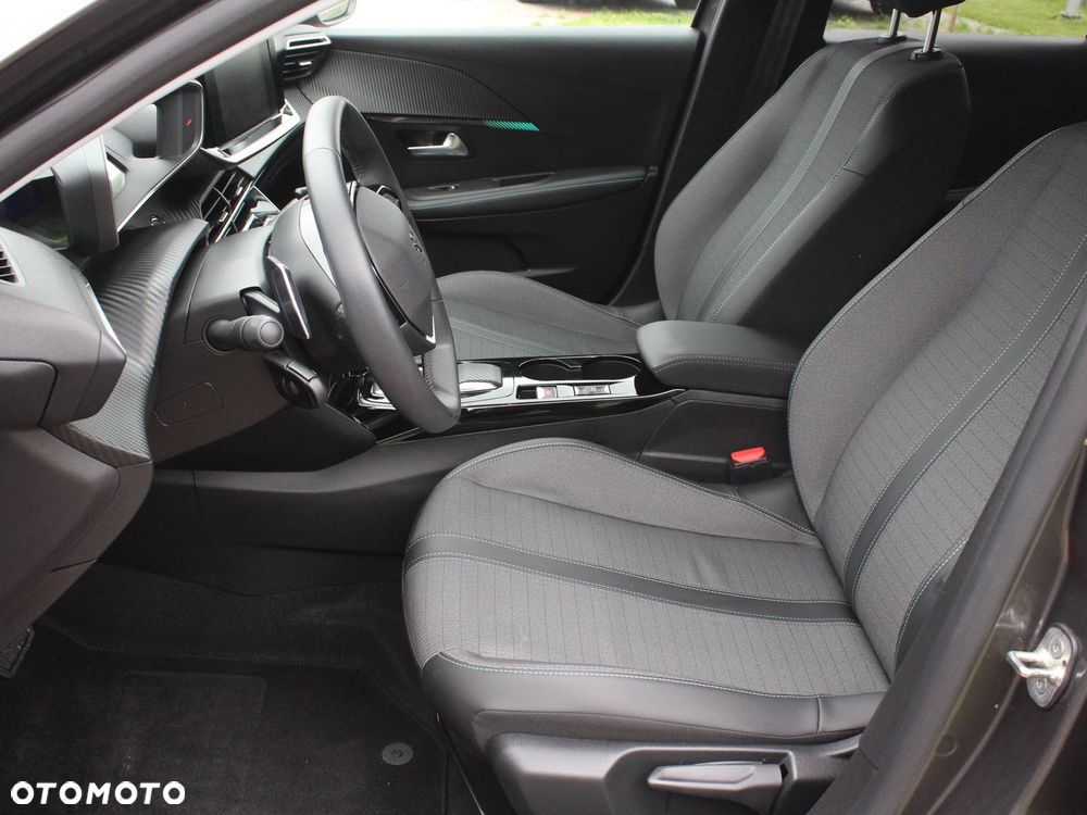Peugeot 208 - 11