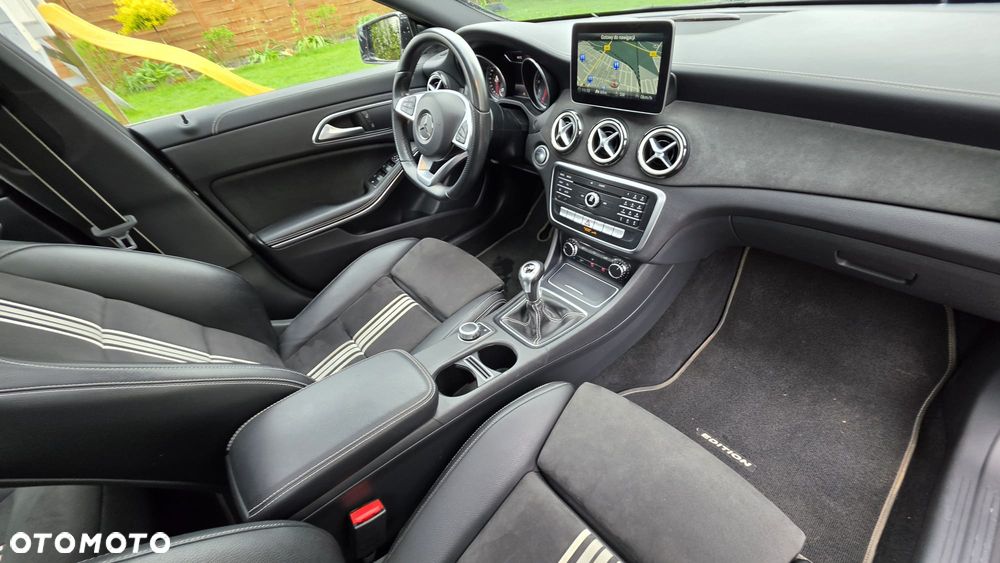 Mercedes-Benz CLA 180 AMG Line - 7