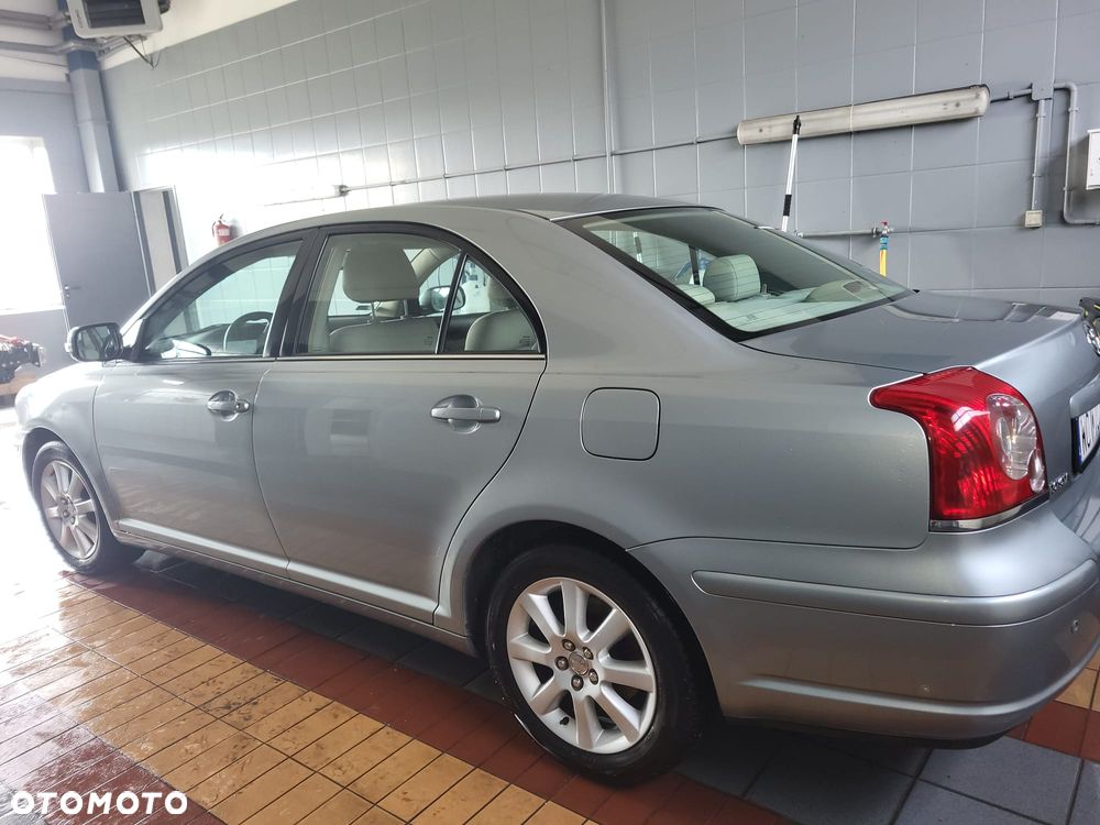 Toyota Avensis 2.0 D-4D Luna - 5
