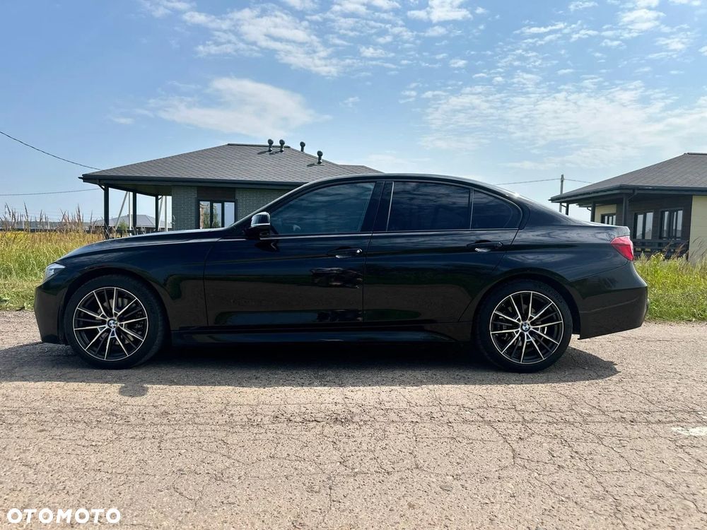 BMW Seria 3 330i xDrive Edition M Sport Shadow - 5