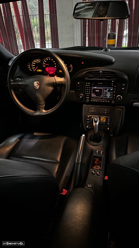 Porsche 911 (996) Carrera - 19